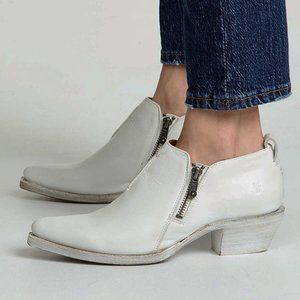 Frye Sasha Moto Shootie low short booties ankle shoes genuine leather white